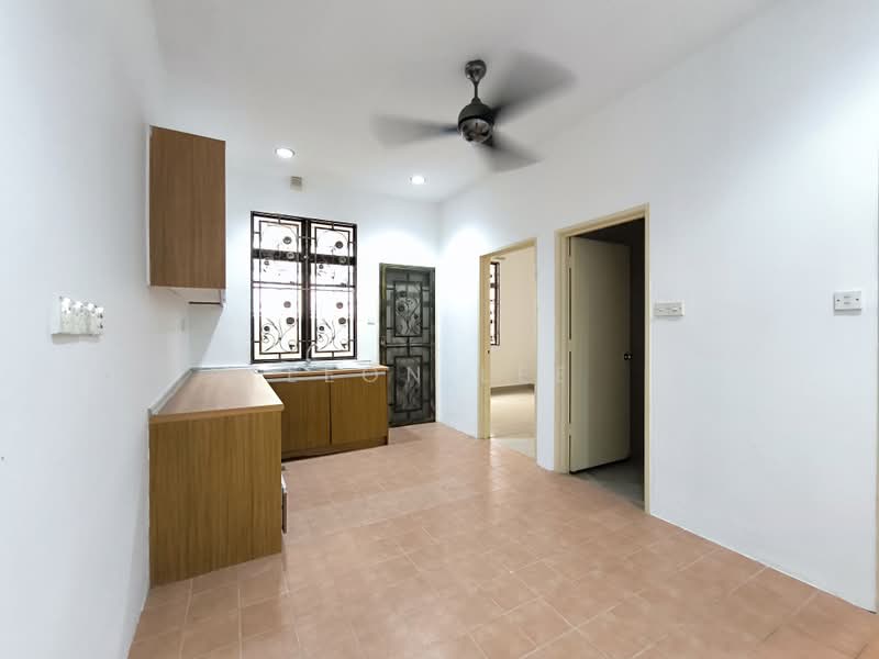 2-storey Terraced House for Sale in Bandar Kinrara Seksyen 6 (Bandar Kinrara) - Leon Lee - Kitchen - PropertyGuru.com.my