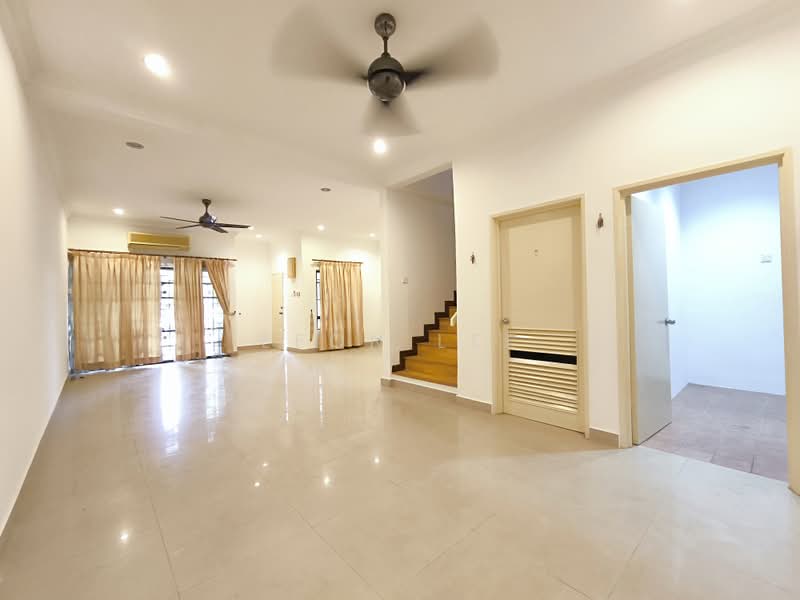 2-storey Terraced House for Sale in Bandar Kinrara Seksyen 6 (Bandar Kinrara) - Leon Lee - Living Room - PropertyGuru.com.my
