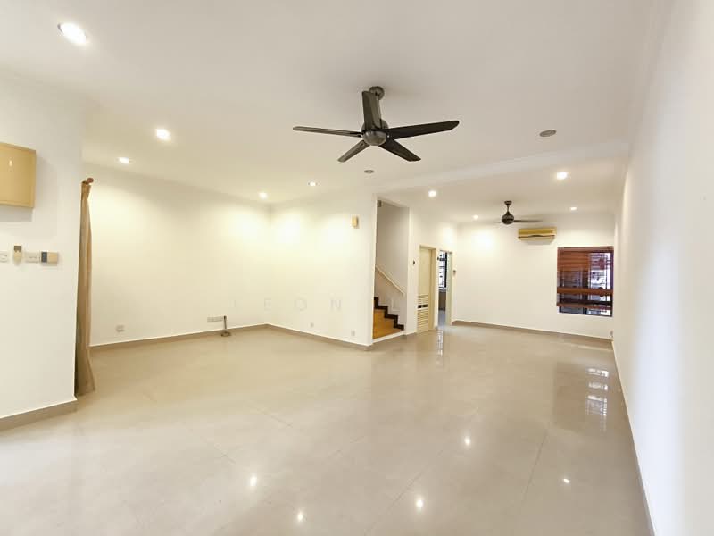 2-storey Terraced House for Sale in Bandar Kinrara Seksyen 6 (Bandar Kinrara) - Leon Lee - Living Room - PropertyGuru.com.my