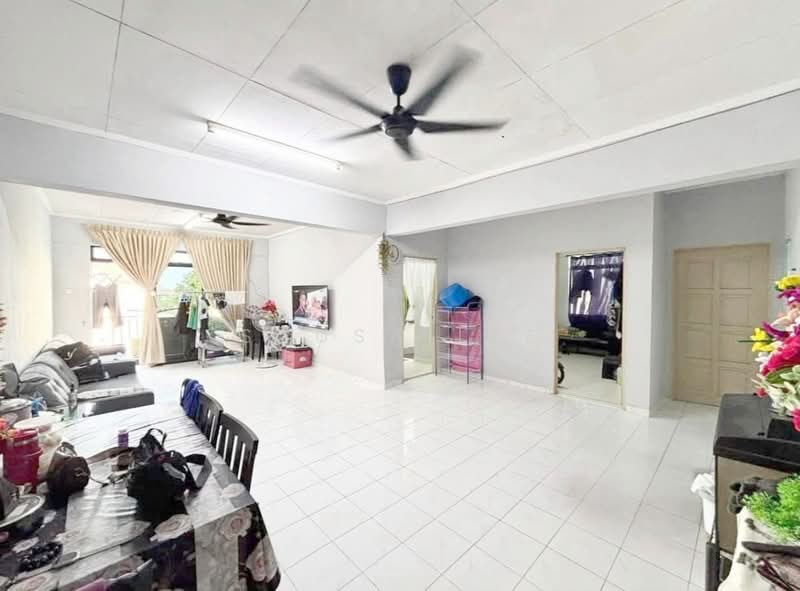 Kondominium untuk Dijual di Skudai Villa - Sausa Lee - Living Room - PropertyGuru.com.my