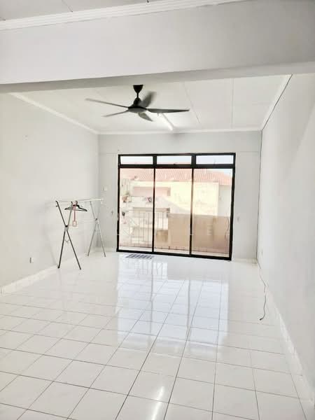 Kondominium untuk Dijual di Skudai Villa - Sausa Lee - Living Room - PropertyGuru.com.my
