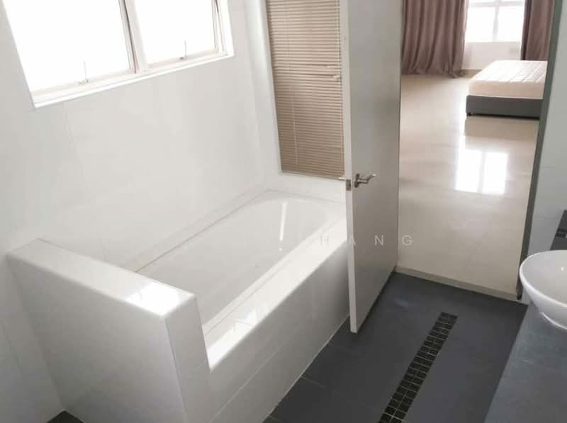Servis Apartment untuk Disewa di Ritze Perdana 2 - Oscar Phang - Bathroom - PropertyGuru.com.my