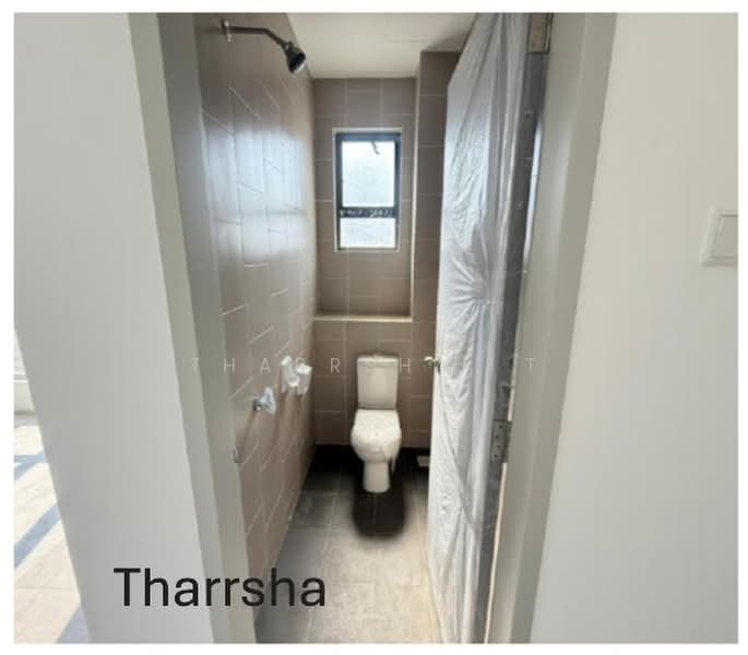 Shop for Rent in Semenyih (Selangor) - Tharrsha. T - Bathroom - PropertyGuru.com.my