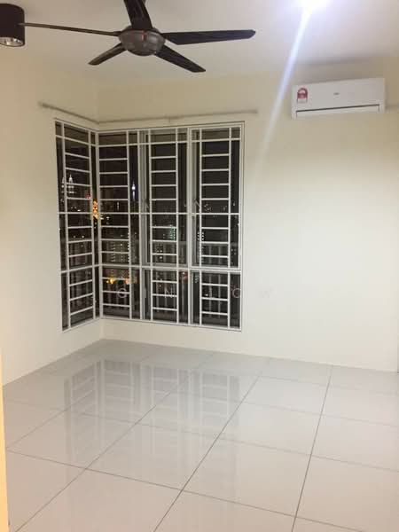 Kondominium untuk Dijual di Platinum Lake PV 20 - Gin Low - Living Room - PropertyGuru.com.my
