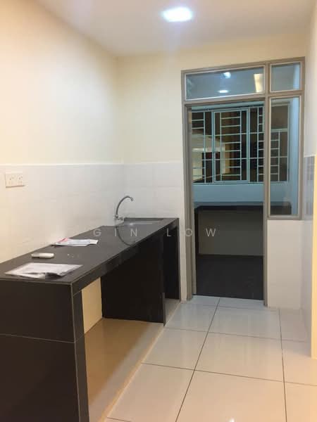 Kondominium untuk Dijual di Platinum Lake PV 20 - Gin Low - Kitchen - PropertyGuru.com.my