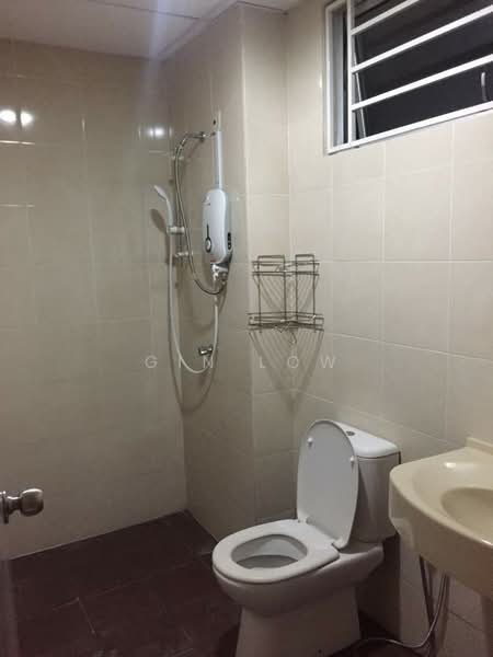 Kondominium untuk Dijual di Platinum Lake PV 20 - Gin Low - Bathroom - PropertyGuru.com.my