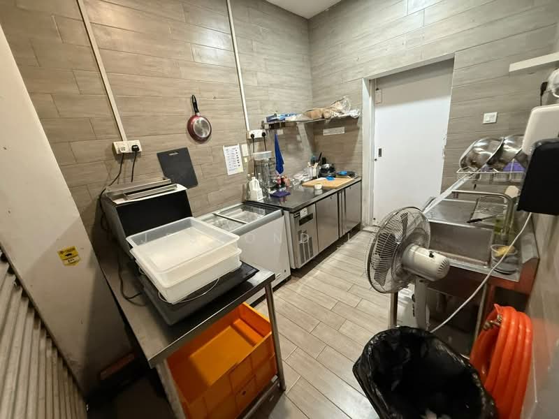 Kedai / Pejabat untuk Disewa di Taman Mount Austin (Tebrau) - Jesmond Lee - Kitchen - PropertyGuru.com.my