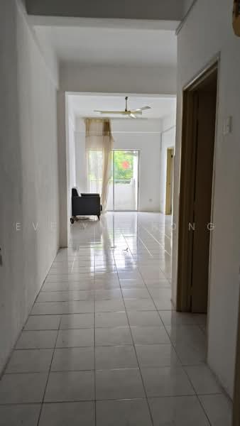 Pangsapuri untuk Disewa di Desa Palma - Evelyn Chong - Corridor - PropertyGuru.com.my