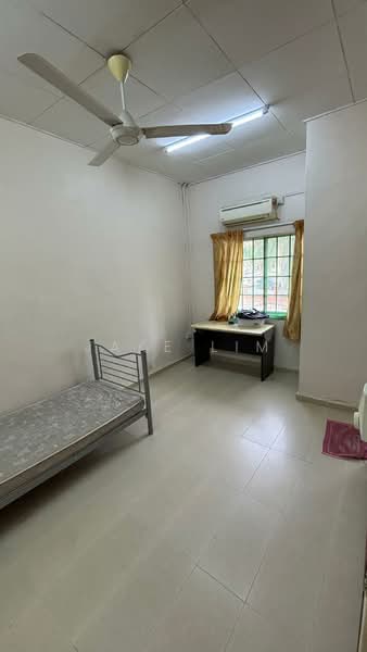 Rumah Teres 2 Tingkat untuk Dijual di Sungai Long (Bandar Sungai Long) - Jake Lim - Bedroom - PropertyGuru.com.my