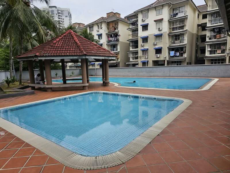 Kondominium untuk Dijual di Pandan Heights Condominium - Gin Low - Exterior - PropertyGuru.com.my