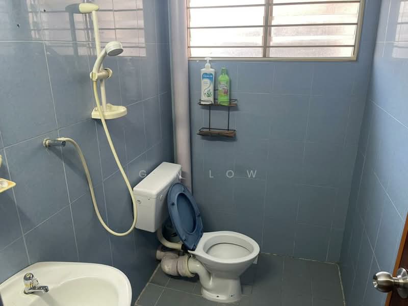 Kondominium untuk Dijual di Pandan Heights Condominium - Gin Low - Bathroom - PropertyGuru.com.my