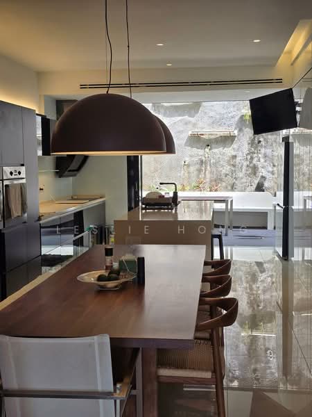 3-storey Terraced House for Sale in Tanjung Bungah (Penang) - Leslie Hong - Kitchen - PropertyGuru.com.my