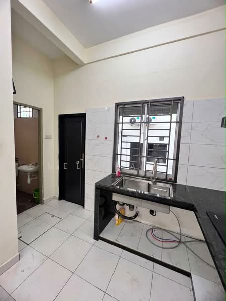 2-storey Terraced House for Sale in Taman Pulai Mutiara (Iskandar Puteri (Nusajaya)) - Melinda Ee - Kitchen - PropertyGuru.com.my