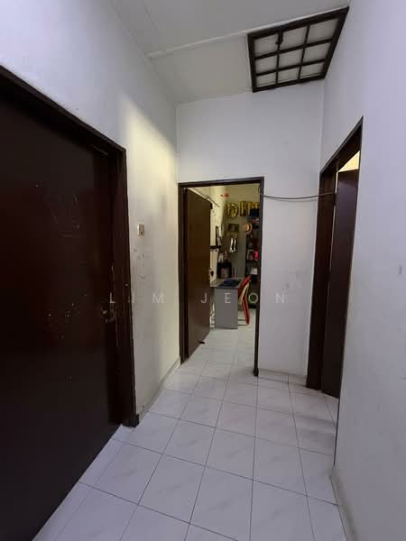 2-storey Terraced House for Sale in Taman Sentosa (Klang) - Lim Jeon - Corridor - PropertyGuru.com.my