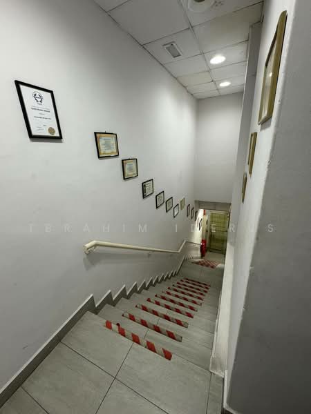 Semi-D Factory for Sale in Subang Jaya (Selangor) - Ibrahim Iderus - Corridor - PropertyGuru.com.my