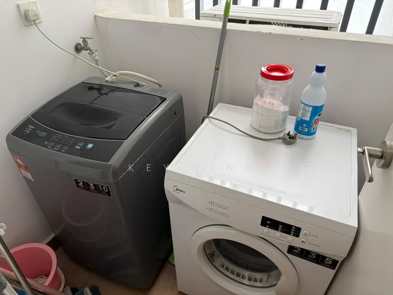 Servis Apartment untuk Dijual di Pacific Star - Key Ling - Balcony - PropertyGuru.com.my