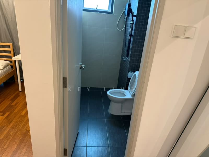 Service Residence for Sale at Pacific Star (Service Residence) - Key Ling - Bathroom - PropertyGuru.com.my