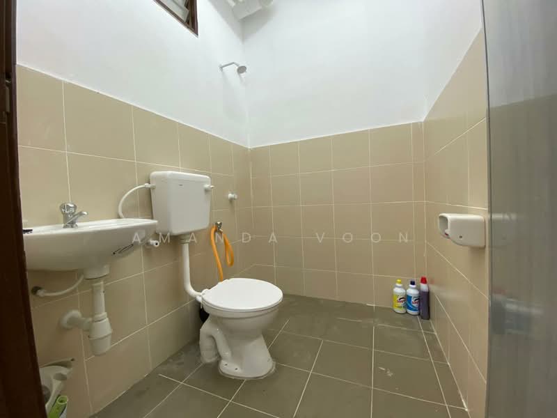 Cluster House for Rent in Taman Lagenda Putra (Kulai) - Amanda Voon - Bathroom - PropertyGuru.com.my