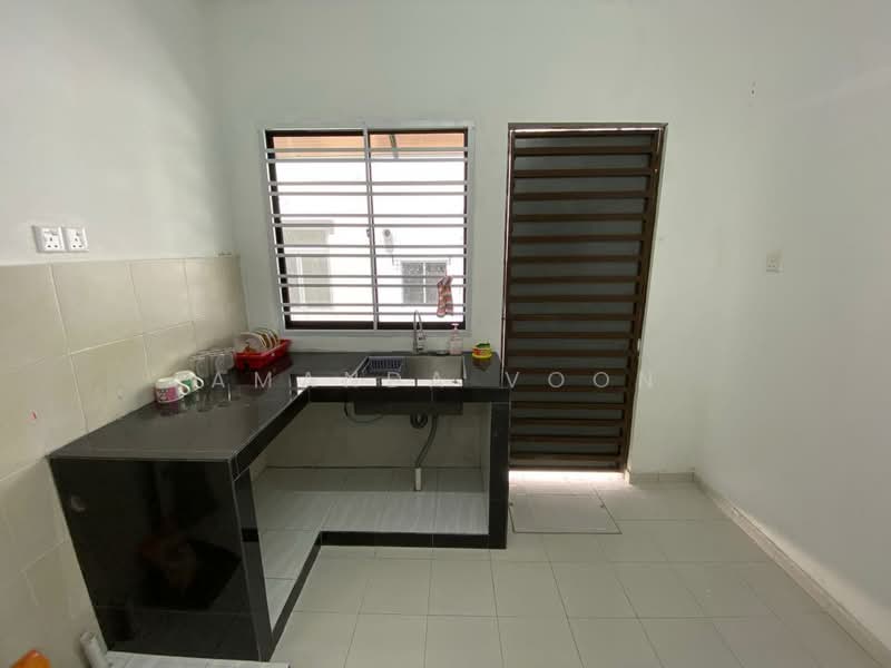 Cluster House for Rent in Taman Lagenda Putra (Kulai) - Amanda Voon - Kitchen - PropertyGuru.com.my