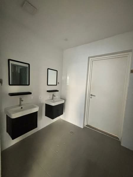 Pejabat untuk Dijual di Bandar Sri Damansara (Selangor) - Yoong Lee - Bathroom - PropertyGuru.com.my