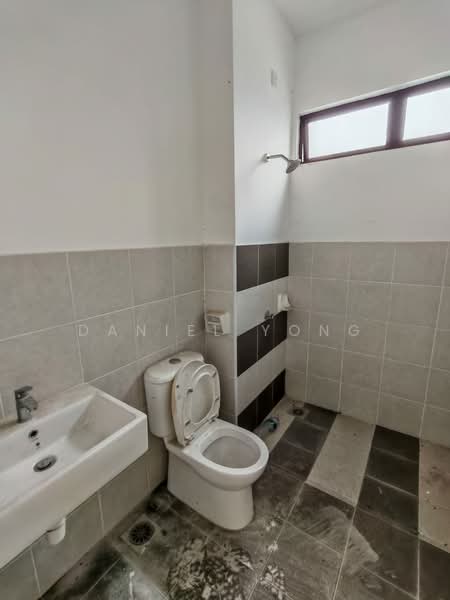 Rumah Teres 2 Tingkat untuk Dijual di Bandar Bistari Perdana (Pasir Gudang) - Daniel Yong - Bathroom - PropertyGuru.com.my