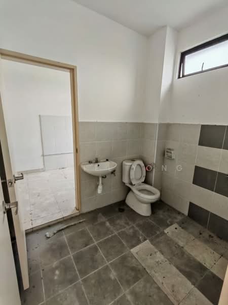 Rumah Teres 2 Tingkat untuk Dijual di Bandar Bistari Perdana (Pasir Gudang) - Daniel Yong - Bathroom - PropertyGuru.com.my
