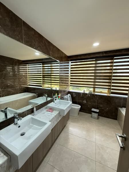 Condominium for Rent at Residensi R8 - Chia Sin - Bathroom - PropertyGuru.com.my