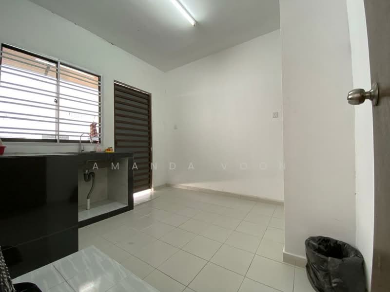 Rumah Bandar untuk Disewa di Taman Kulai (Kulai) - Amanda Voon - Kitchen - PropertyGuru.com.my