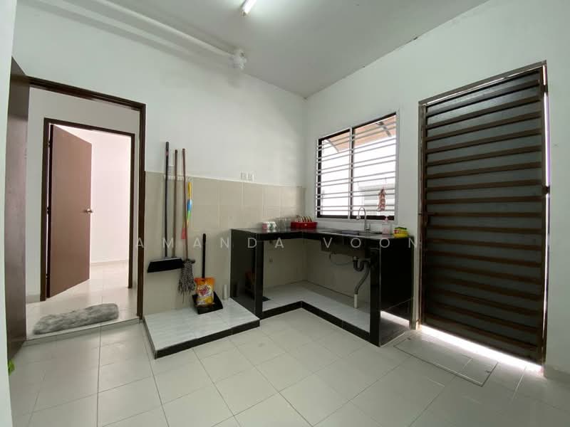 Rumah Bandar untuk Disewa di Taman Kulai (Kulai) - Amanda Voon - Kitchen - PropertyGuru.com.my