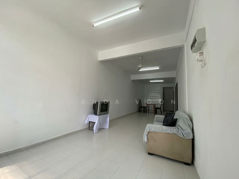 Rumah Bandar untuk Disewa di Taman Kulai (Kulai) - Amanda Voon - Living Room - PropertyGuru.com.my