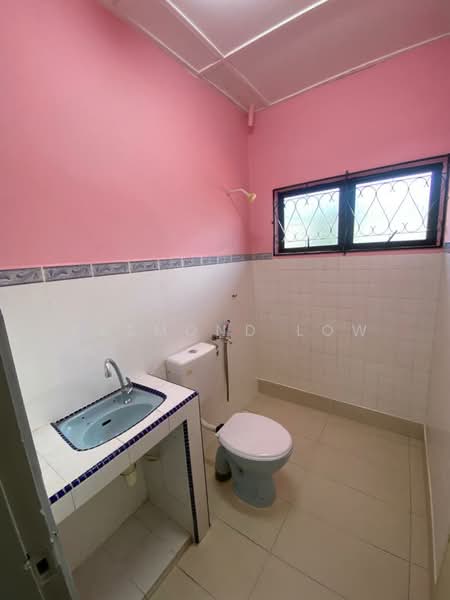 Rumah Teres 2 Tingkat untuk Disewa di Taman Rasmi Jaya (Ulu Kelang) - Desmond Low - Bathroom - PropertyGuru.com.my