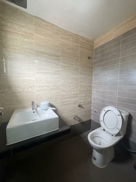 Terrace Factory for Sale in Desa Aman Puri (Kepong) - Alven Lim - Bathroom - PropertyGuru.com.my