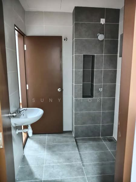 Rumah Teres 2 Tingkat untuk Disewa di Setia Eco Gardens (Gelang Patah) - Suny Sior - Bathroom - PropertyGuru.com.my