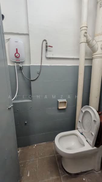 Flat for Rent at Mutiara Idaman 1 - AfiqHamzah . - Bathroom - PropertyGuru.com.my