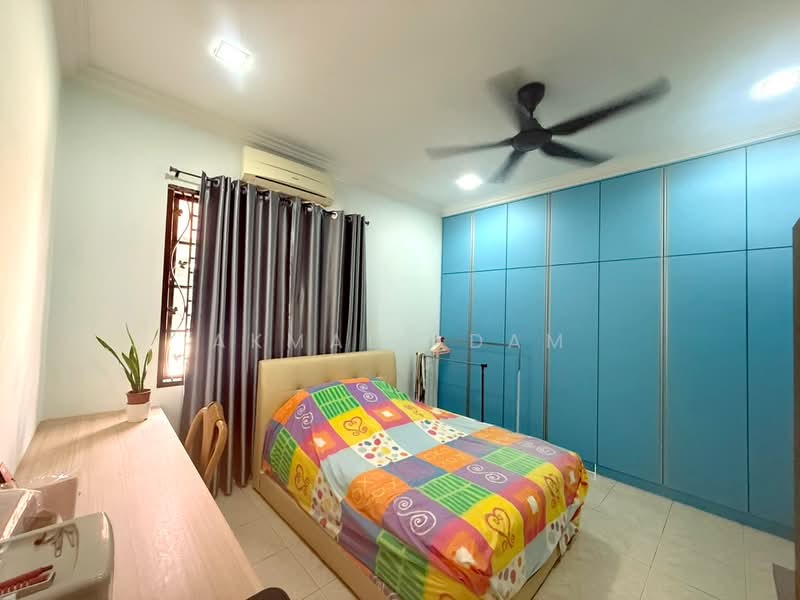 Semi-Detached House for Sale in Bandar Nusaputra (Puchong) - Akmal Adam - Bedroom - PropertyGuru.com.my