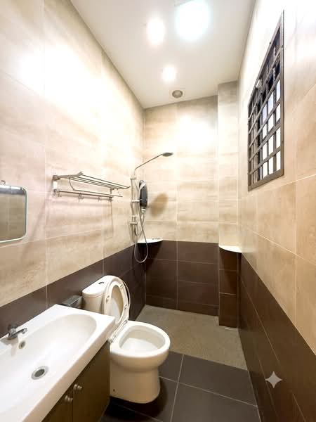 Semi-Detached House for Sale in Bandar Nusaputra (Puchong) - Akmal Adam - Bathroom - PropertyGuru.com.my