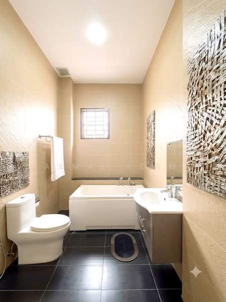Semi-Detached House for Sale in Bandar Nusaputra (Puchong) - Akmal Adam - Bathroom - PropertyGuru.com.my