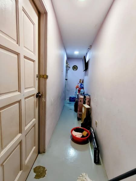 Rumah Teres 2 Tingkat untuk Dijual di Kampung Tasik Tambahan (Ampang) - Jenny Choong - Corridor - PropertyGuru.com.my