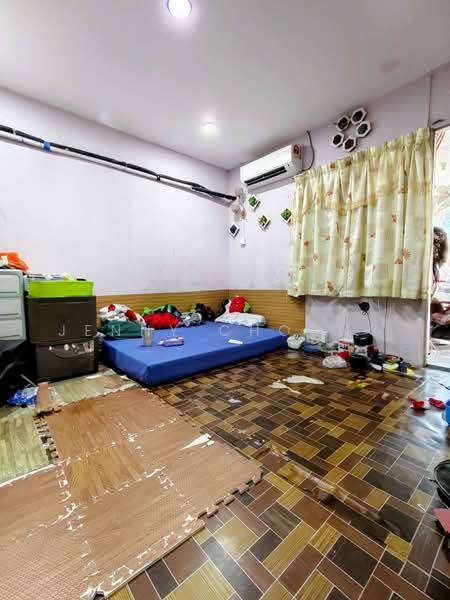 Rumah Teres 2 Tingkat untuk Dijual di Kampung Tasik Tambahan (Ampang) - Jenny Choong - Bedroom - PropertyGuru.com.my