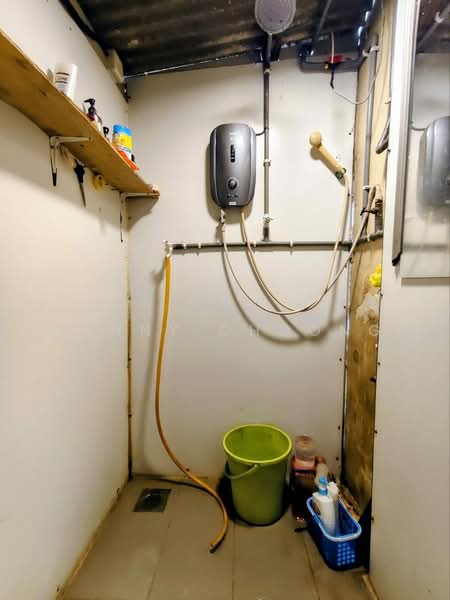 Rumah Teres 2 Tingkat untuk Dijual di Kampung Tasik Tambahan (Ampang) - Jenny Choong - Bathroom - PropertyGuru.com.my