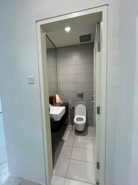 Pejabat untuk Disewa di Damansara Heights (Kuala Lumpur) - Liiezz Lim - Bathroom - PropertyGuru.com.my