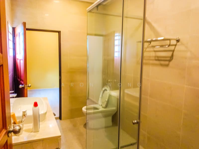 Bungalow House for Sale in Port Dickson (Negeri Sembilan) - Aaron Wong - Bathroom - PropertyGuru.com.my
