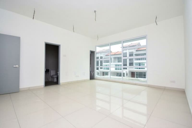 2.5-storey Terraced House for Sale in Seri Kembangan (Selangor) - Terry Hoh - PropertyGuru.com.my