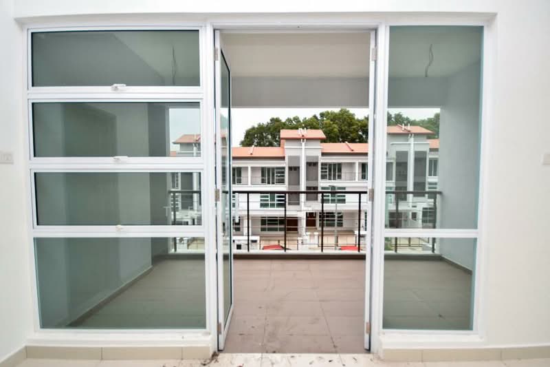 2.5-storey Terraced House for Sale in Seri Kembangan (Selangor) - Terry Hoh - PropertyGuru.com.my