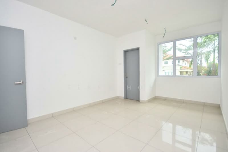 2.5-storey Terraced House for Sale in Seri Kembangan (Selangor) - Terry Hoh - PropertyGuru.com.my