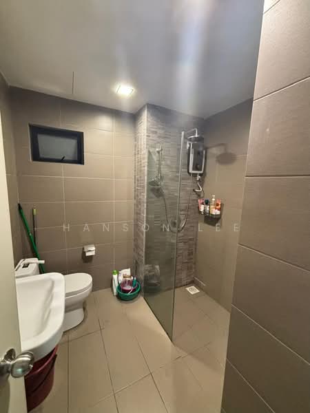 Kondominium untuk Disewa di Parkhill Residence - Hanson Lee - Bathroom - PropertyGuru.com.my