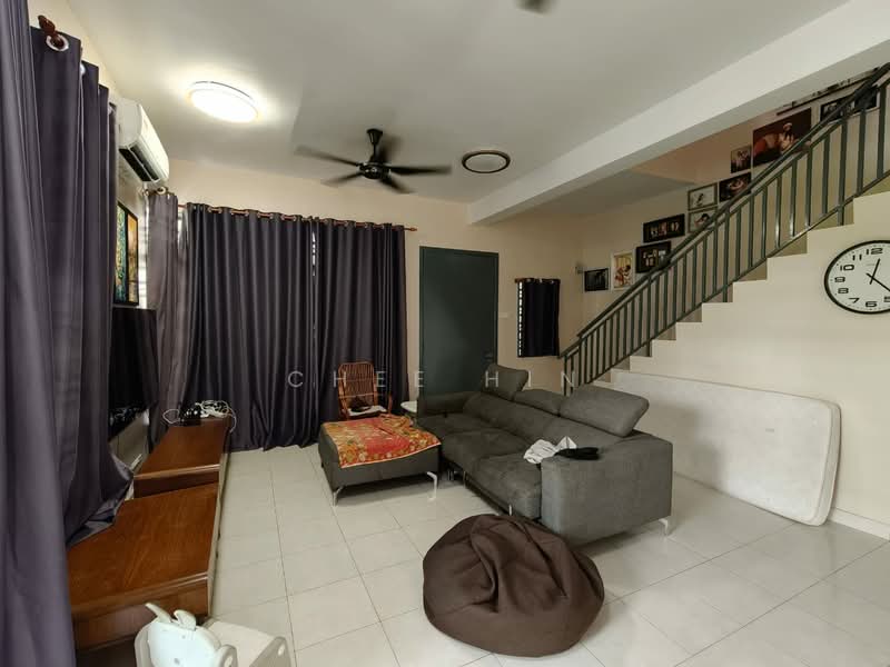 2-storey Terraced House for Rent in Bandar Puncak Alam (Puncak Alam) - Chee Hin - Living Room - PropertyGuru.com.my
