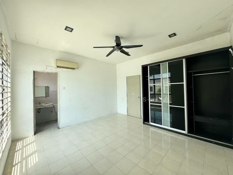 Rumah Teres 2 Tingkat untuk Dijual di Sungai Buloh (Selangor) - FARAH YUSUF - Bedroom - PropertyGuru.com.my