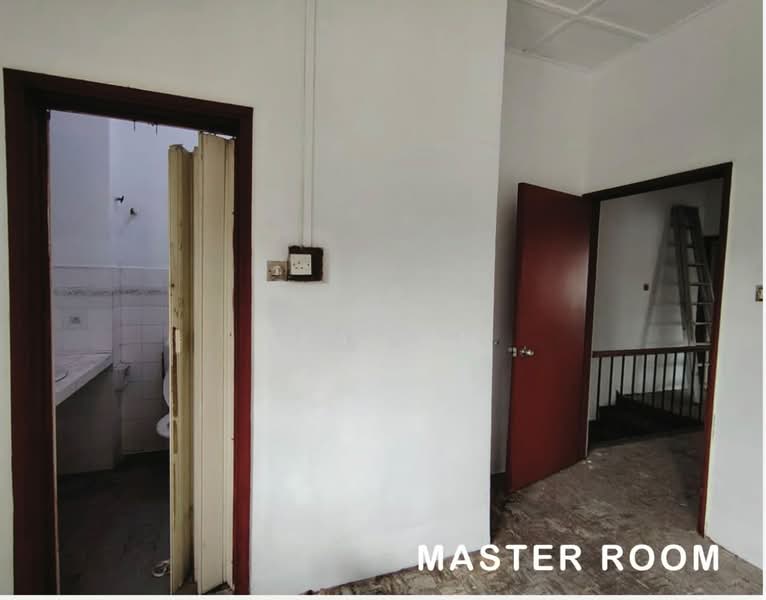 Rumah Teres 2 Tingkat untuk Disewa di Balakong (Selangor) - Aka Lim - Master Bedroom - PropertyGuru.com.my