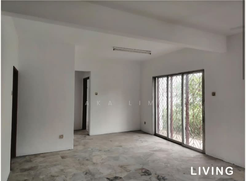 Rumah Teres 2 Tingkat untuk Disewa di Balakong (Selangor) - Aka Lim - Living Room - PropertyGuru.com.my